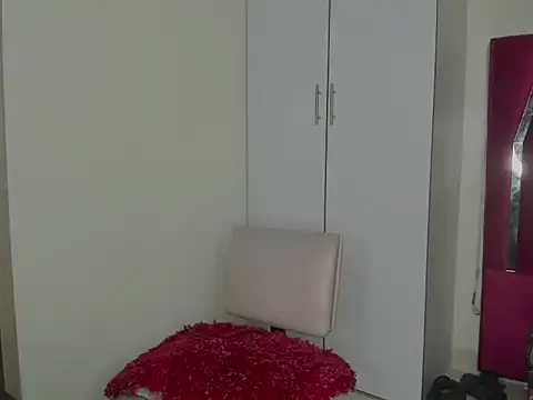 isabella_pearl_ on StripChat