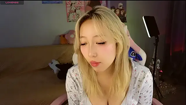 jasmilee on StripChat