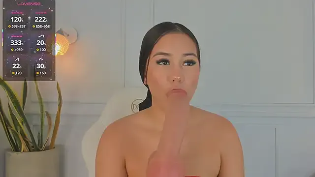 Jazmiinee on StripChat