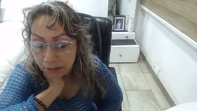 jesy_hot on StripChat