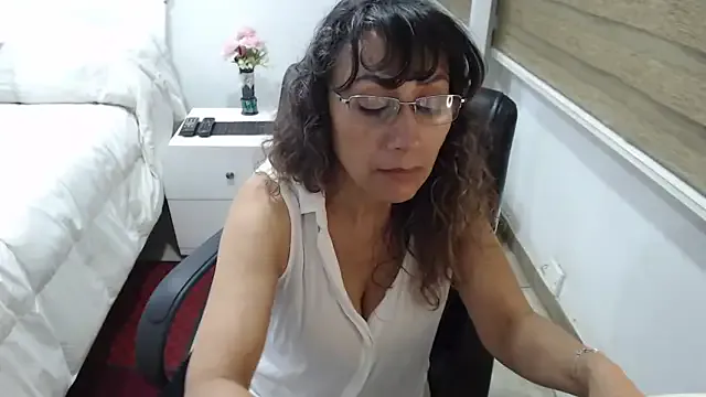 jesy_hot on StripChat