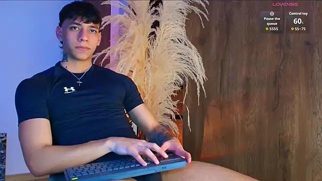 Josep_Davies on StripChat