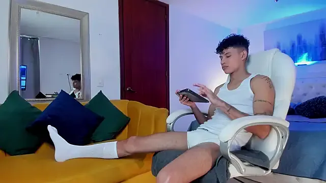 KamiSuarez on StripChat