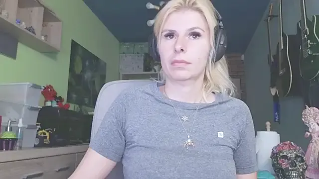 karmija on StripChat