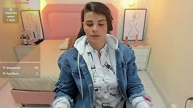 KAROLLJONES1 on StripChat