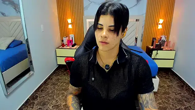 KAROLLJONES1 on StripChat