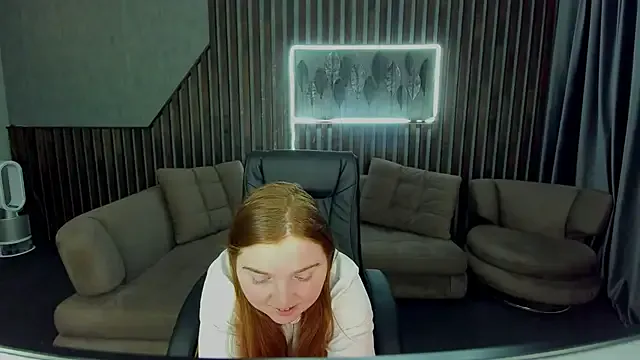 KattyRose8 on StripChat