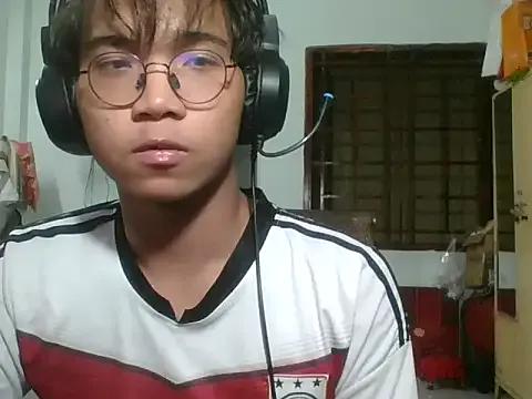 kave2033 — shirt off / ci o