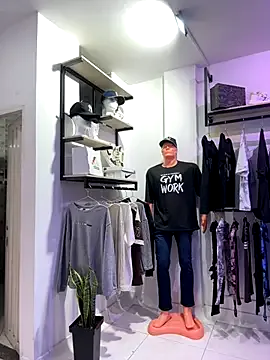 kim_monti on StripChat