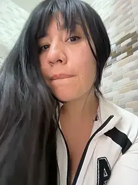 kim_monti on StripChat