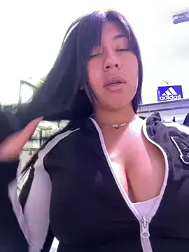 kim_monti on StripChat