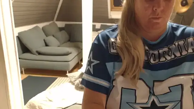 KimMitchelli on StripChat