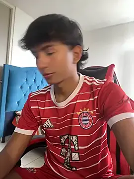 Leonarrrd_01 on StripChat