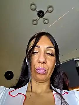 LeticiaWoods — 2 fingers in pussy caress cream