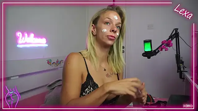 Lexa_xoxo on StripChat