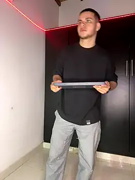 Liam_Mateo on StripChat