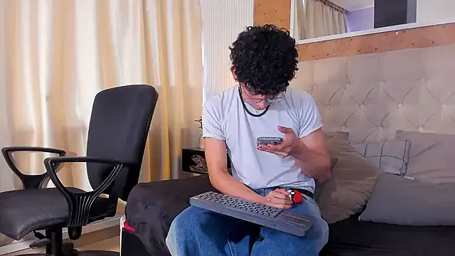 liam_twiink — Oil my ass