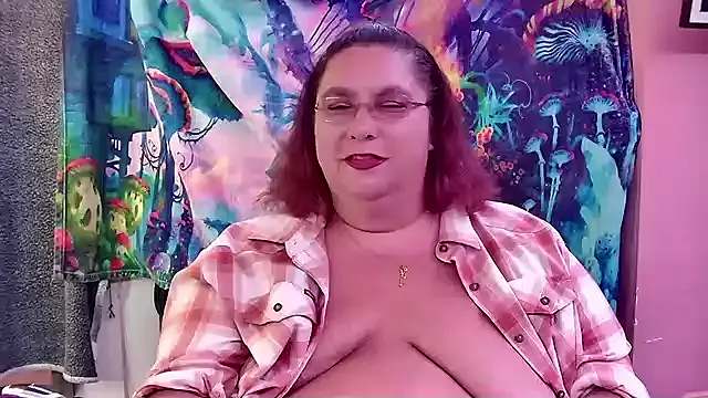 lil-gemini-hippy on StripChat