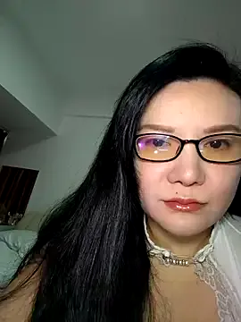 LILYsweetfcup on StripChat