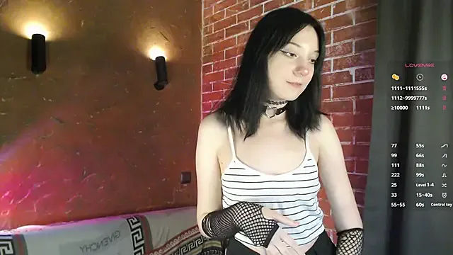 LisaBunnyy on StripChat