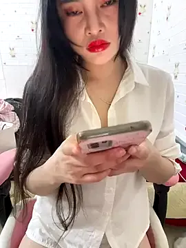 Lissa_xinh09 on StripChat