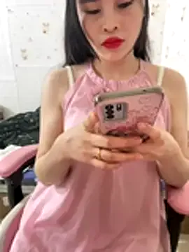 Lissa_xinh09 on StripChat