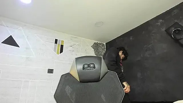 Loggan_donnelly on StripChat 