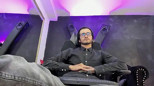 Loggan_donnelly on StripChat 