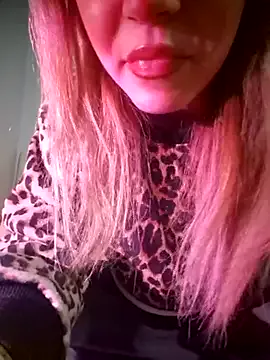 Lolitanatasha01 on StripChat