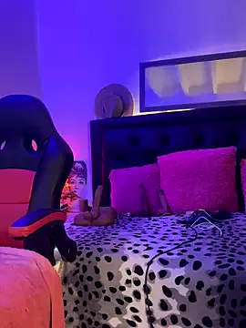 lonely_shewolf on StripChat