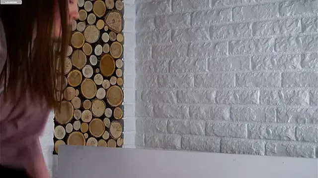 LowOncoming on StripChat