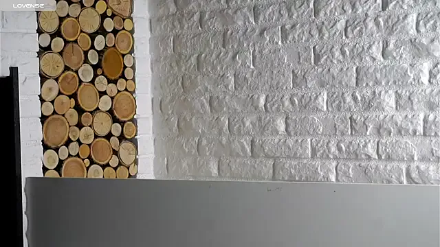 LowOncoming on StripChat