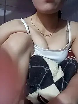 LucyyLy on StripChat