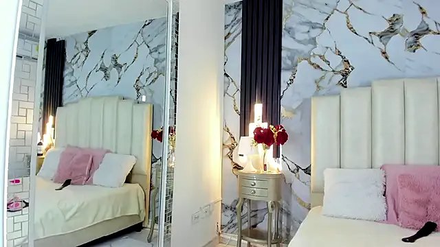 lulumars on StripChat 