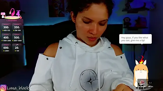 Luna_blackk on StripChat