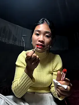 Lynly_k2 on StripChat