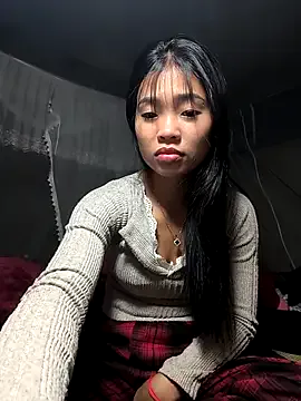 Lynly_k2 on StripChat