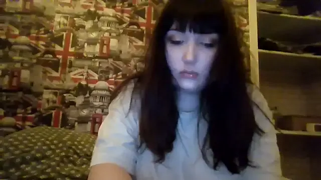 Lynylou on StripChat