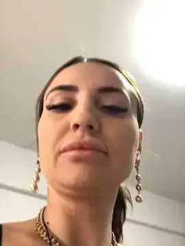 madonnaaaa on StripChat