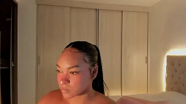 mariam_hill on StripChat