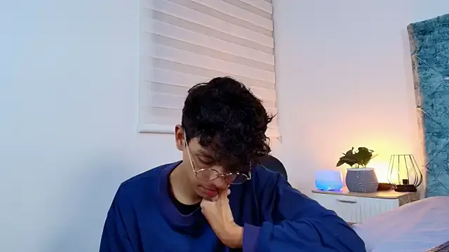 maxfrost_1 on StripChat