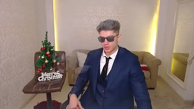 MaxKaiden on StripChat