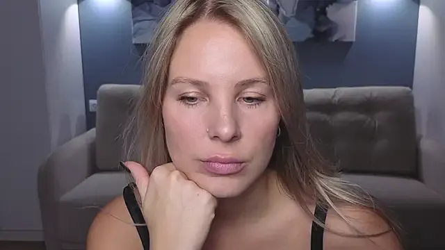 MelanieBennett on StripChat