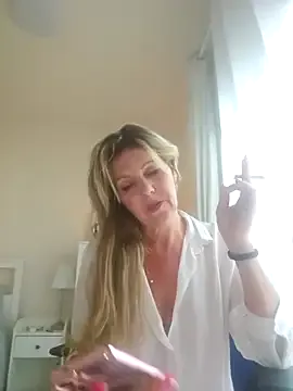 Melody73 on StripChat