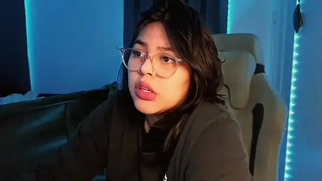 miacanela_xo on StripChat