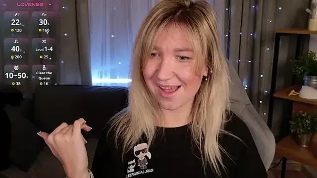 MilaBott on StripChat