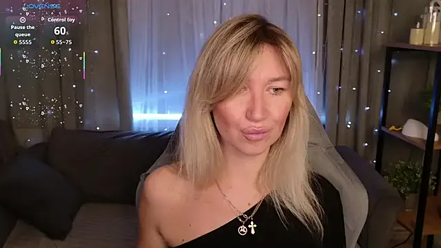 MilaBott on StripChat