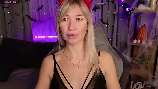 MilaBott on StripChat