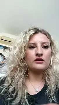 MileySummer on StripChat