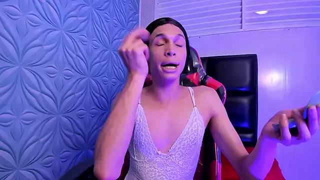 Milk_max_18 on StripChat